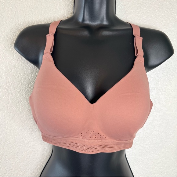 🌷Sports Bra - Criss Cross Back - Mauve color - Uniqlo Size S/M - Picture 2 of 9
